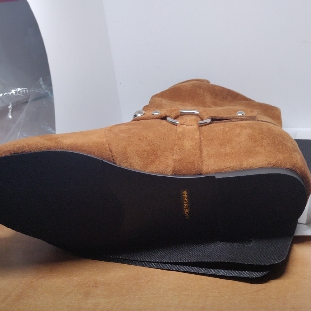 New Comjuy Brown Suede Boots with Silver Studs – Size 8, NIB - Picture 4 of 5